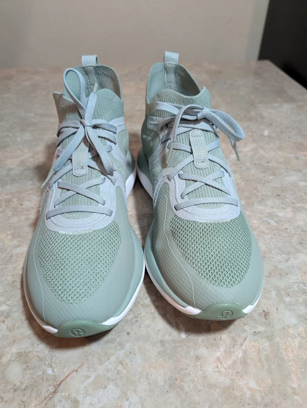 Lululemon Chargefeel 2 Mid Workout Shoes Lime White Women's Size 9 No Box - Picture 4 of 12